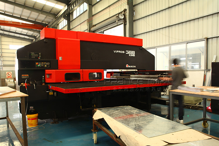 柏爾思鋁單板沖孔機(jī)